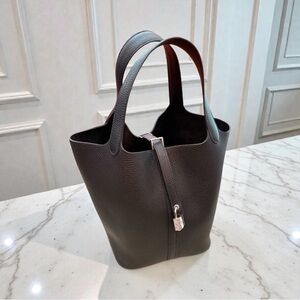 Hermès Picotin 22 – Noir Clemence, Palladium Hardware